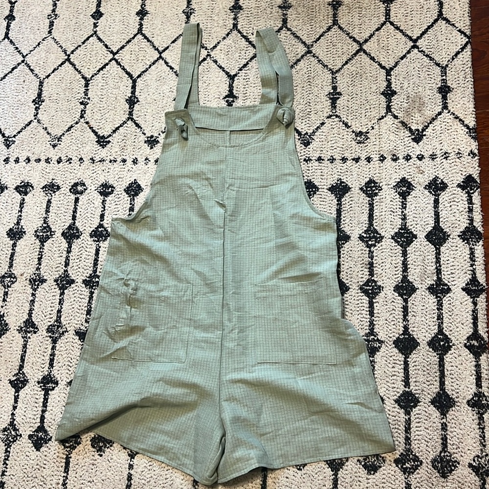 Cute green overall shorts